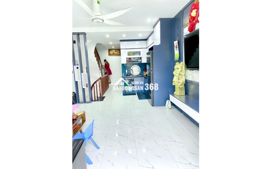 Cần tiền bán gấp căn nhà mặt phố cực phẩm tại đường Thọ Tháp